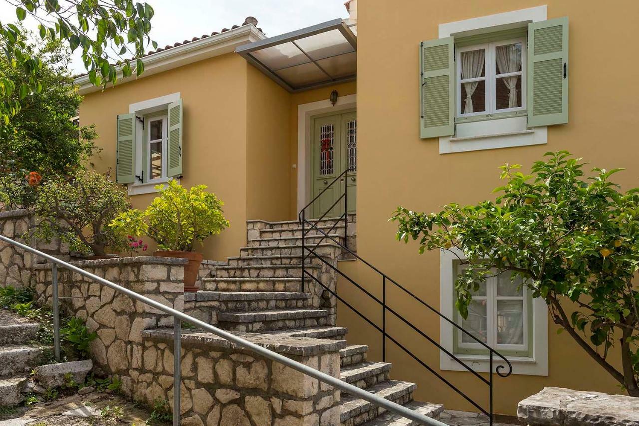 Yellow House Ithaca 바티 외부 사진