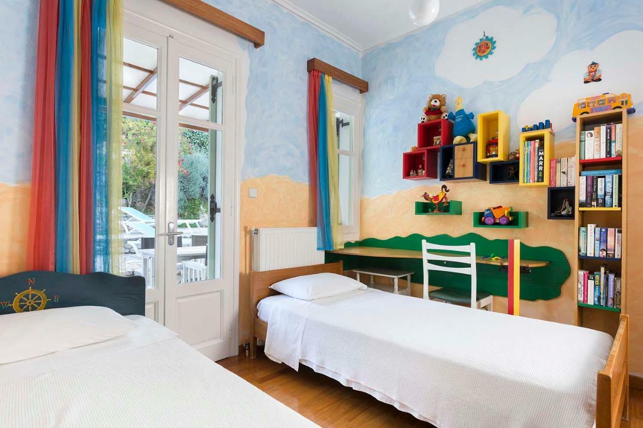 Yellow House Ithaca 바티 외부 사진